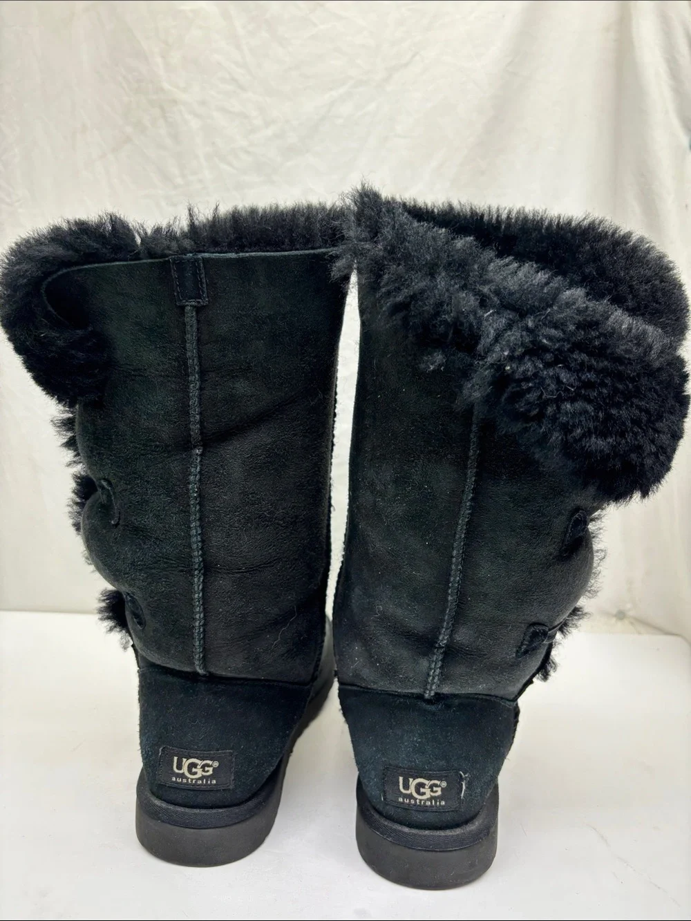 UGG Bailey Button Boots, size 7, box 75